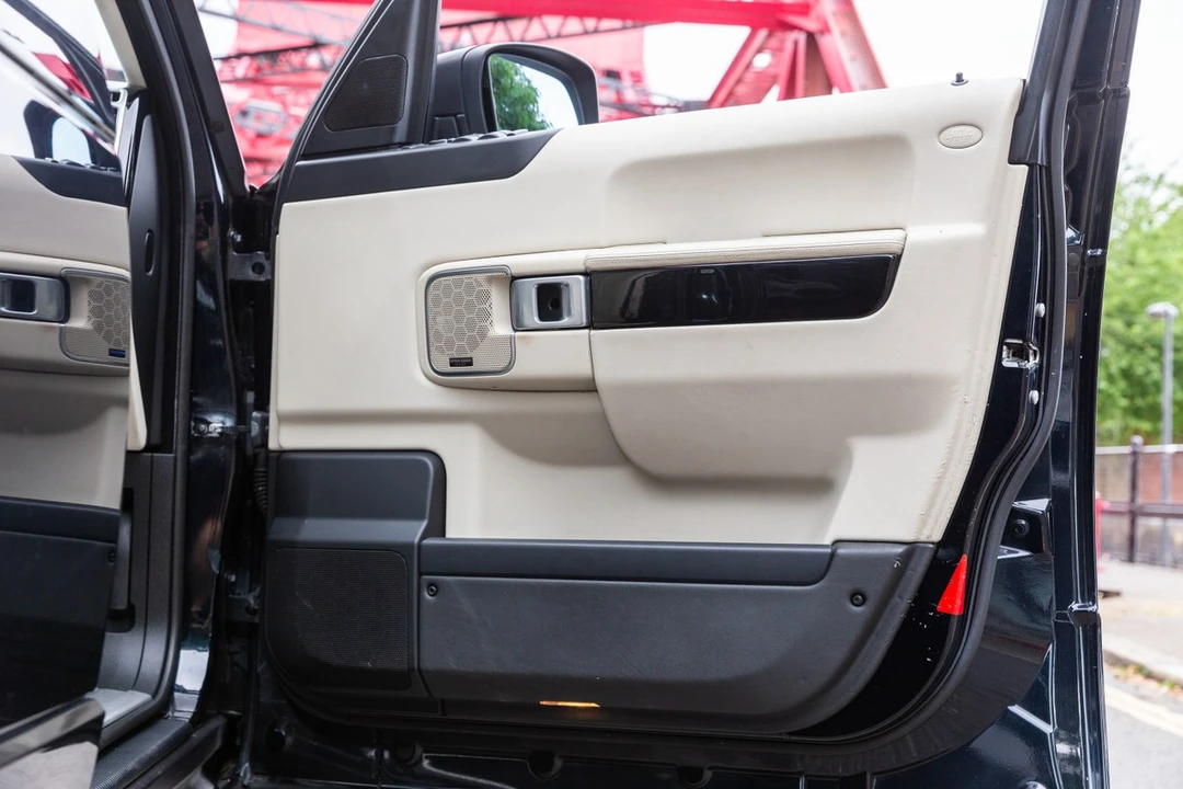 2009 Land Rover Range Rover L322 - Image 24 of 30