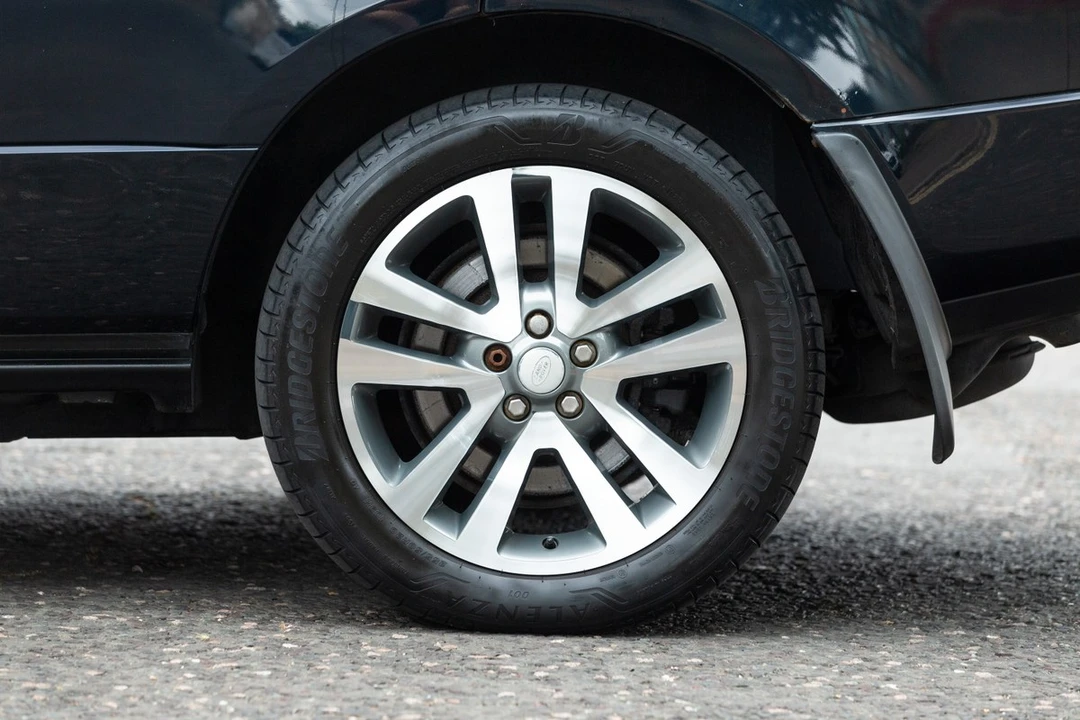 2009 Land Rover Range Rover L322 - Image 18 of 30