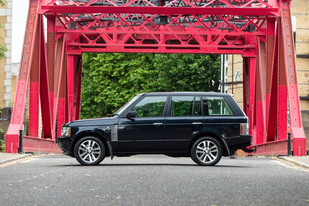2009 Land Rover Range Rover L322 - Image 11 of 30