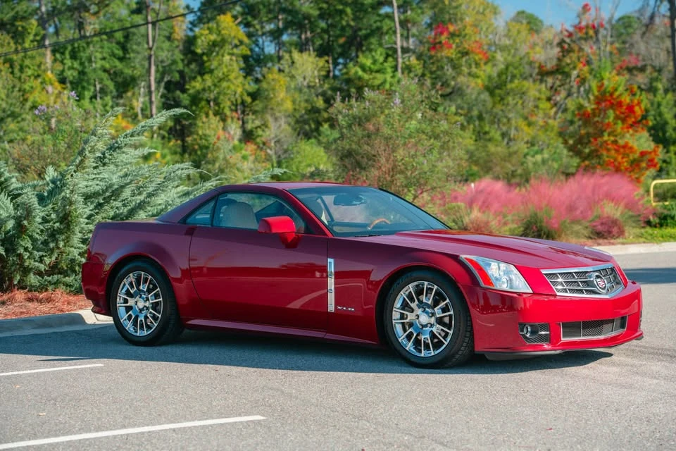2009 Cadillac XLR - Image 2 of 8