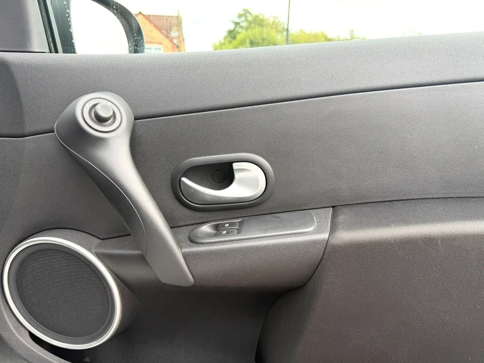 2009 Renault Clio 3rd Gen - Image 21 of 30
