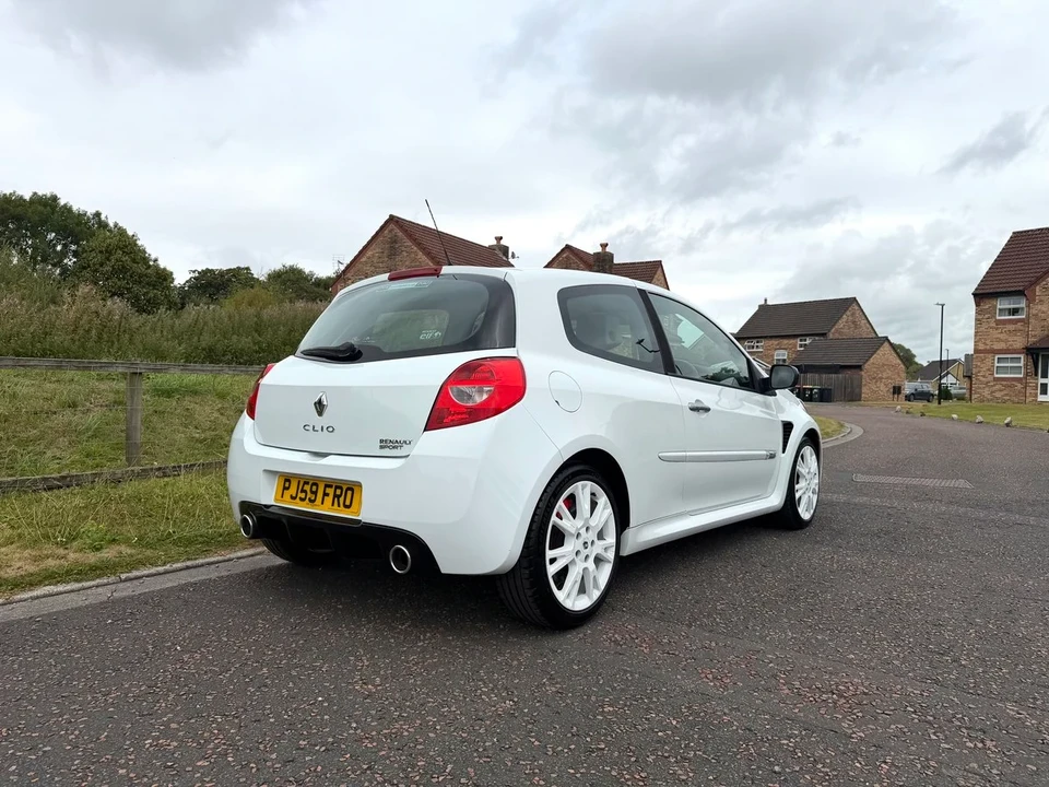 2009 Renault Clio 3rd Gen - Image 11 of 31