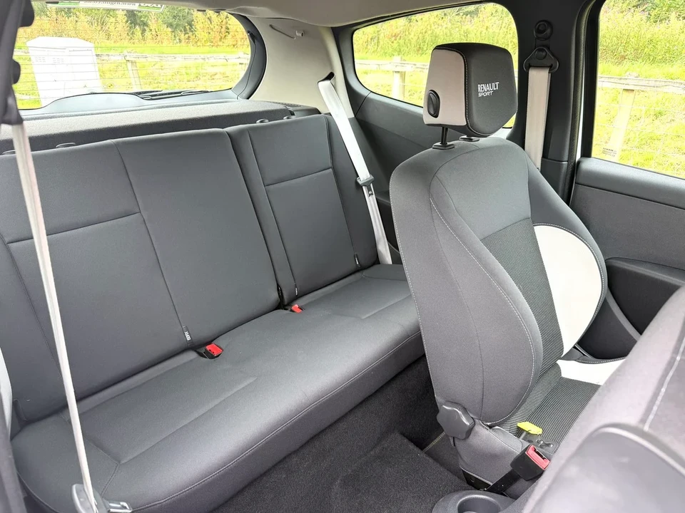 2009 Renault Clio 3rd Gen - Image 12 of 31
