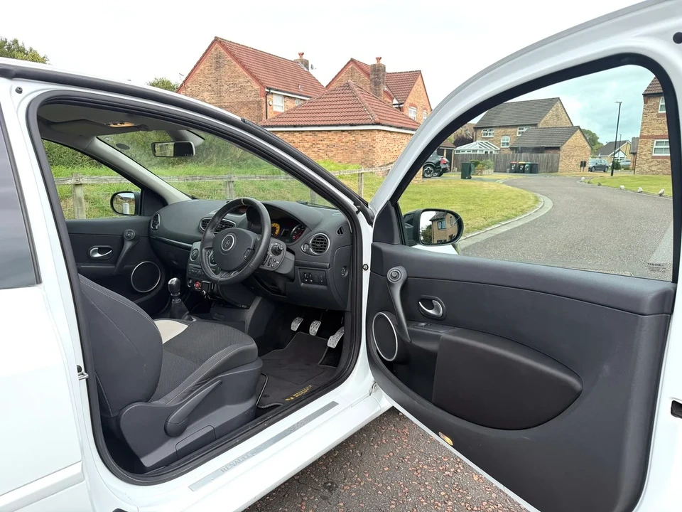 2009 Renault Clio 3rd Gen - Image 23 of 31