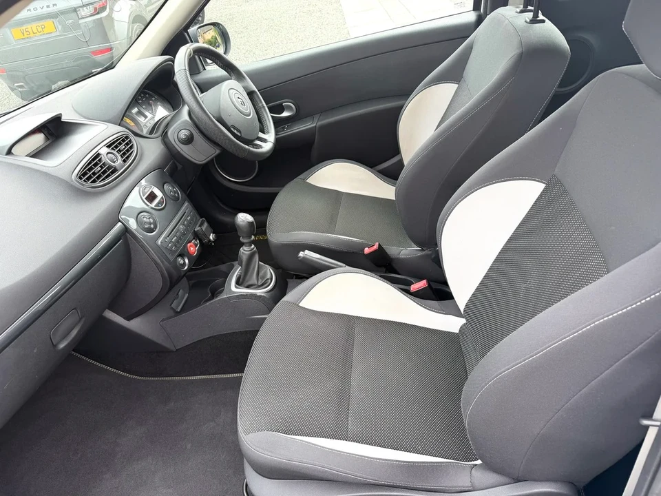 2009 Renault Clio 3rd Gen - Image 16 of 31