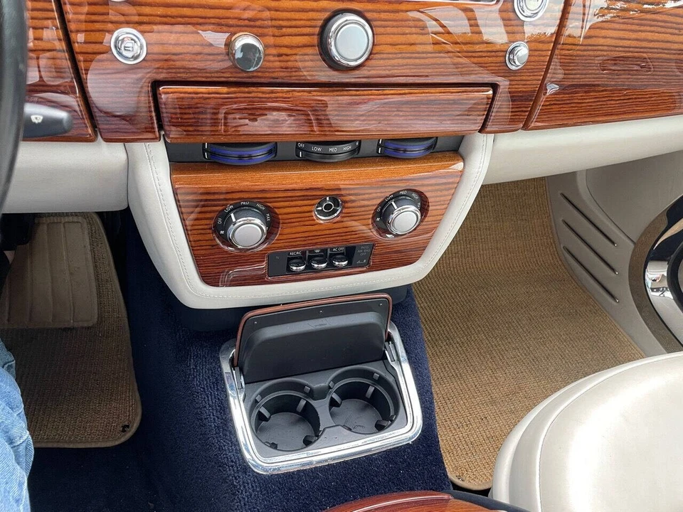 2009 Rolls-Royce Phantom VII - Image 22 of 31