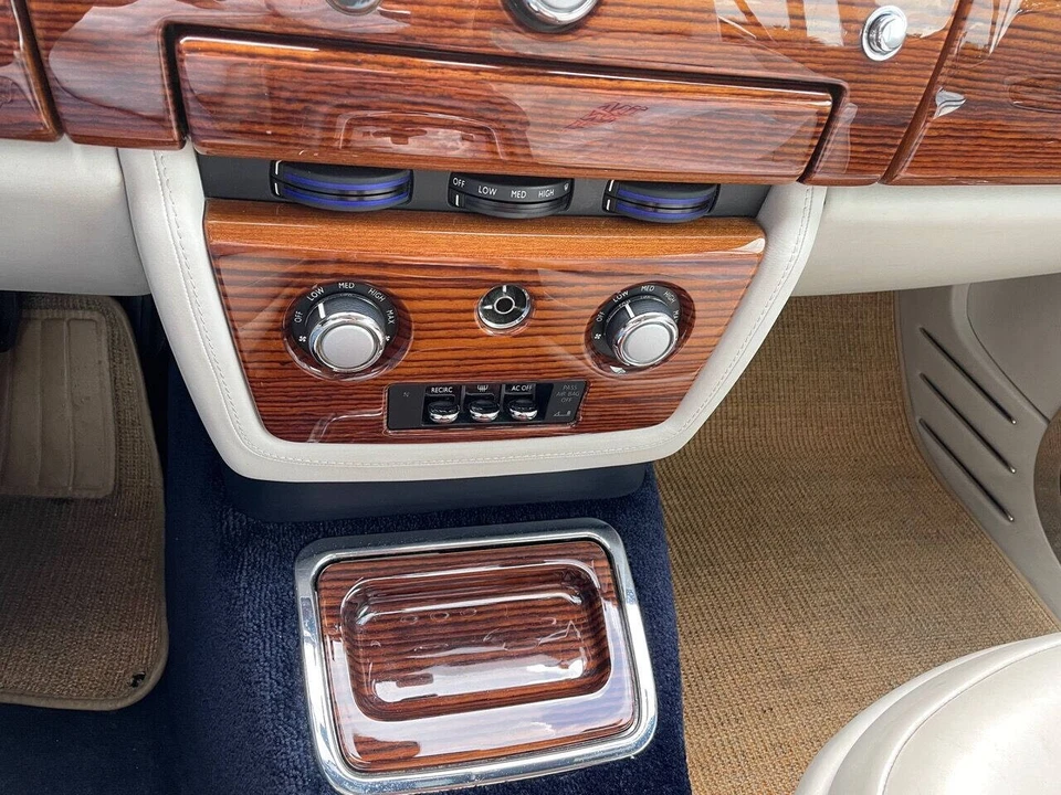2009 Rolls-Royce Phantom VII - Image 23 of 31