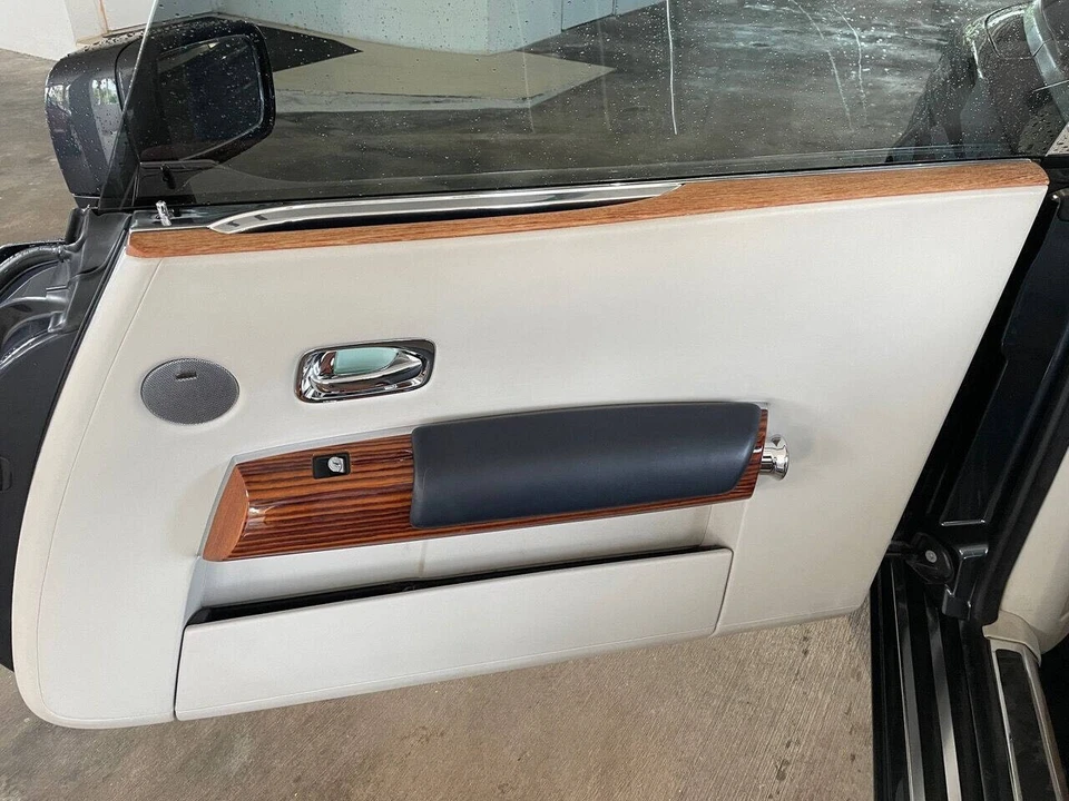 2009 Rolls-Royce Phantom VII - Image 28 of 31