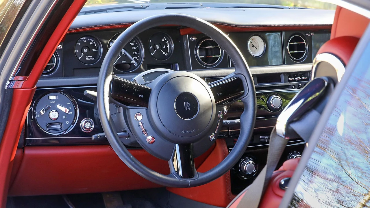 2009 Rolls-Royce Phantom VII - Image 27 of 31