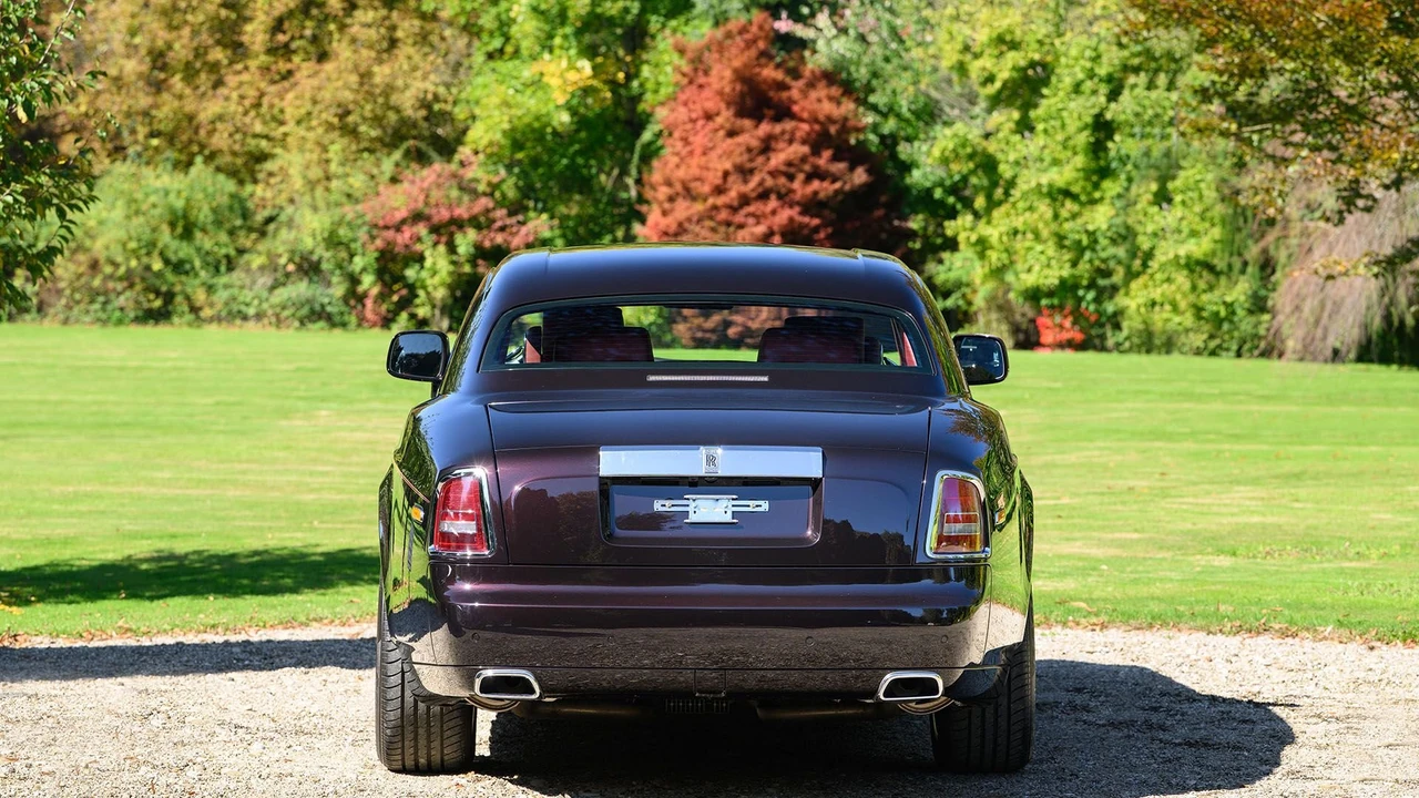 2009 Rolls-Royce Phantom VII - Image 2 of 31