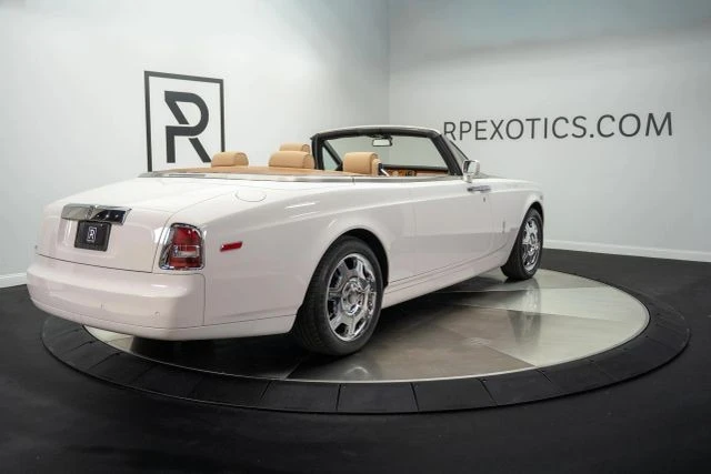 2009 Rolls-Royce Phantom VII - Image 16 of 21