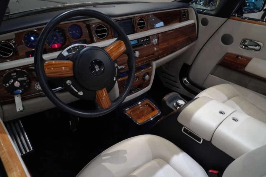 2009 Rolls-Royce Phantom VII - Image 14 of 20