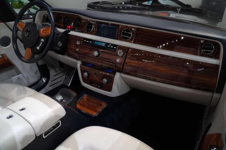2009 Rolls-Royce Phantom VII - Image 13 of 20