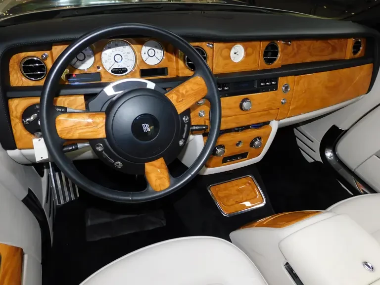 2009 Rolls-Royce Phantom VII - Image 27 of 31