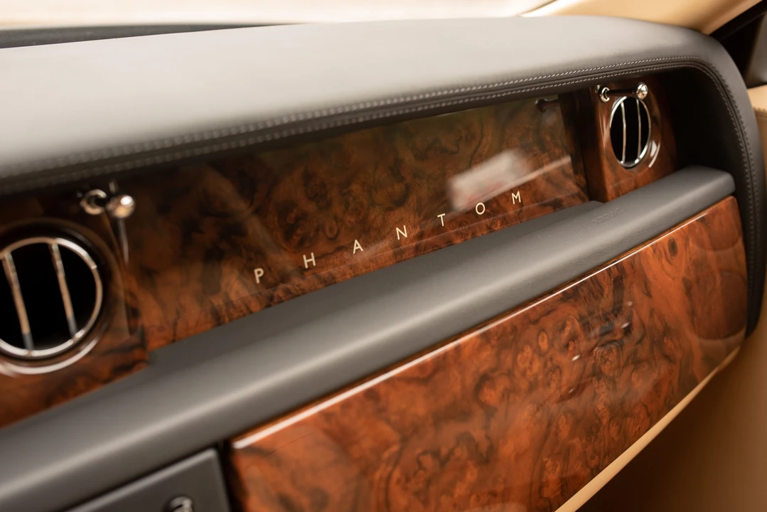 2009 Rolls-Royce Phantom VII - Image 30 of 31