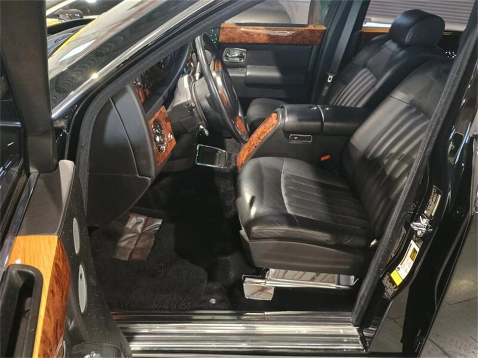 2009 Rolls-Royce Phantom VII - Image 14 of 31