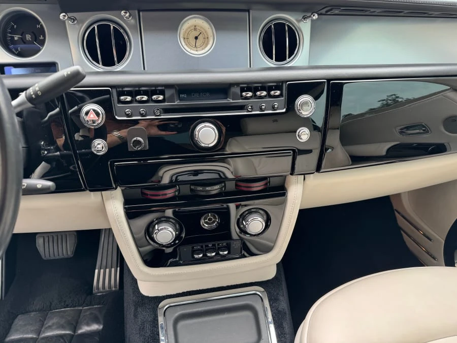 2009 Rolls-Royce Phantom VII - Image 9 of 11