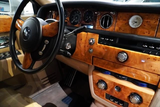 2009 Rolls-Royce Phantom VII - Image 14 of 27