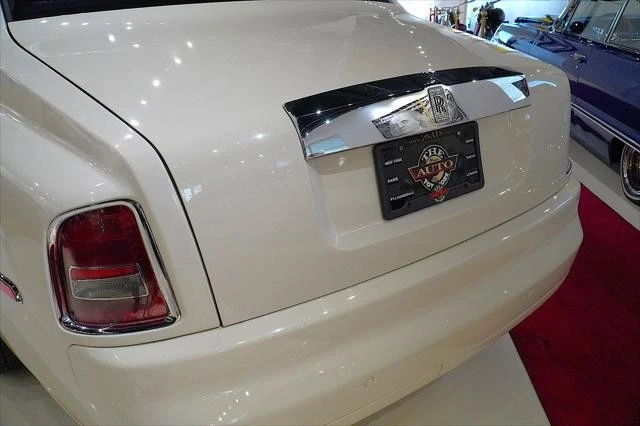 2009 Rolls-Royce Phantom VII - Image 11 of 12