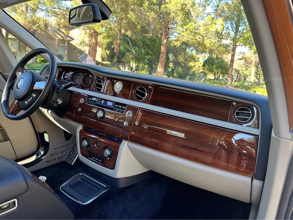 2009 Rolls-Royce Phantom VII - Image 11 of 16