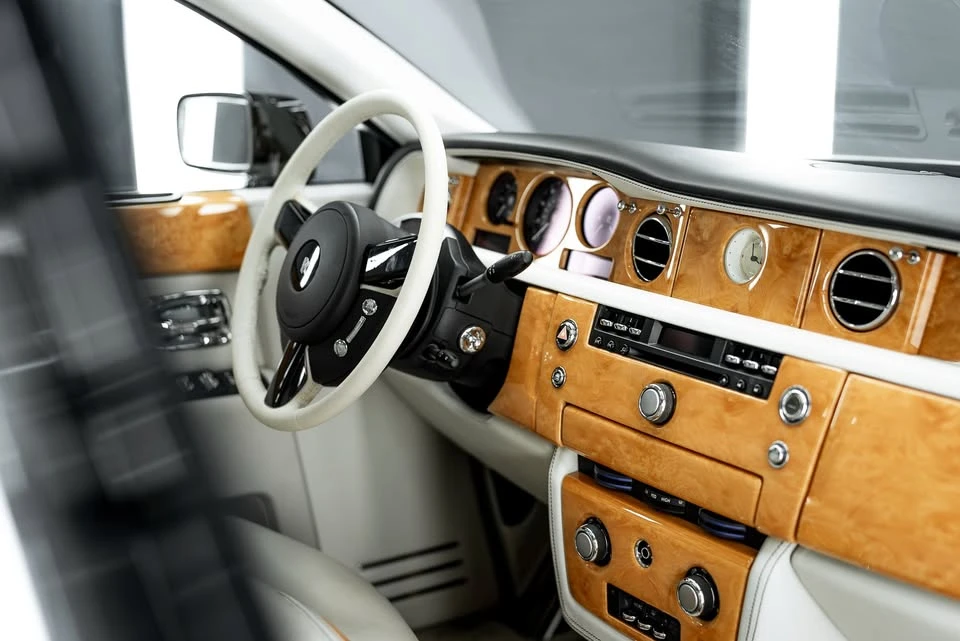 2009 Rolls-Royce Phantom VII - Image 15 of 20