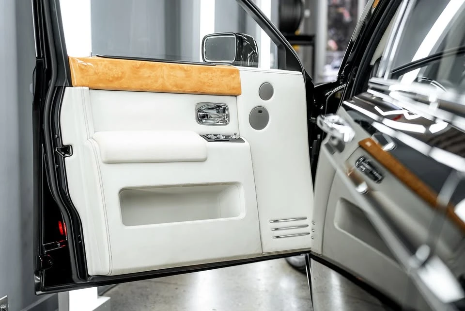 2009 Rolls-Royce Phantom VII - Image 19 of 20