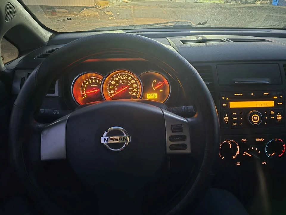 2009 Nissan Versa - Image 7 of 8
