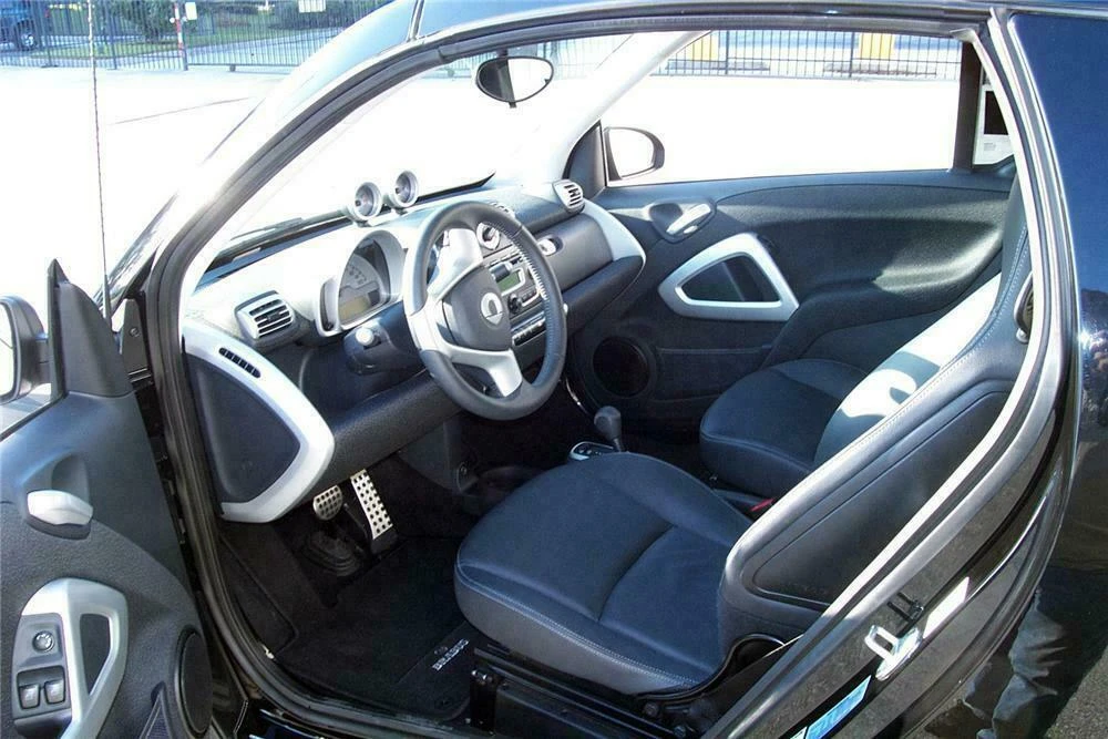 2009 Smart Fortwo 2nd Gen - Image 3 of 4