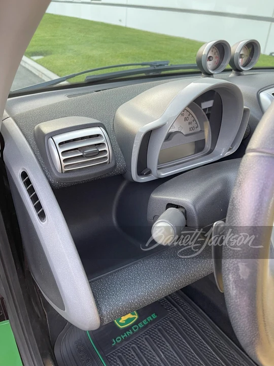 2009 Smart Fortwo 2nd Gen - Image 15 of 31