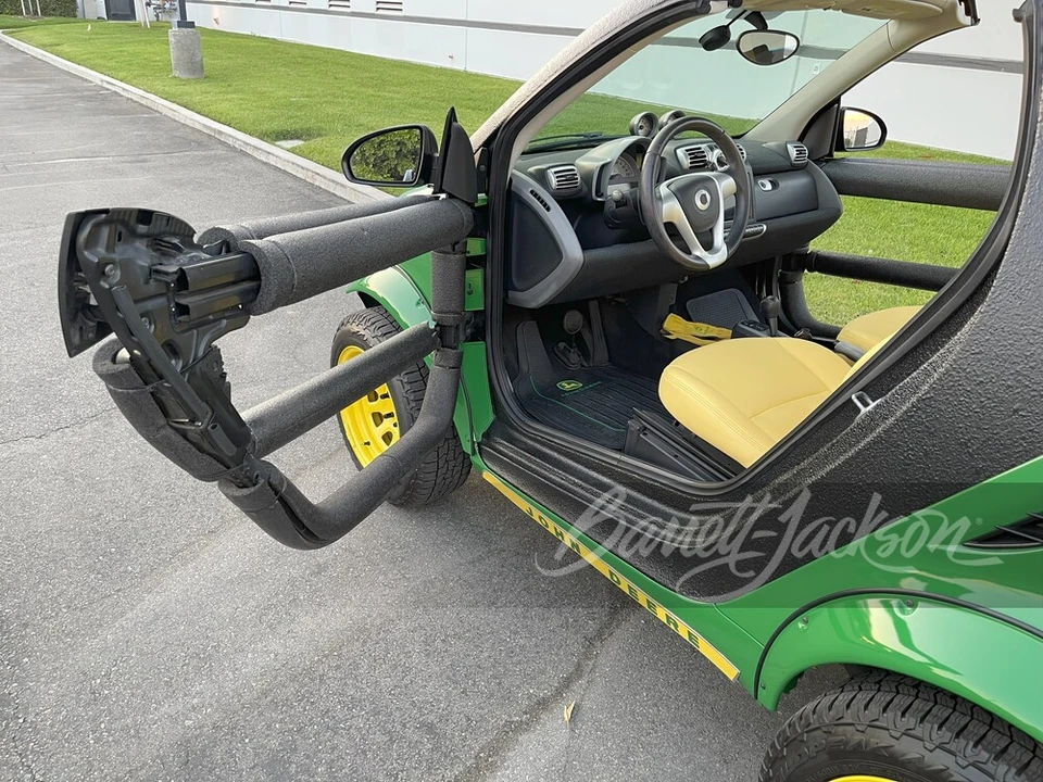 2009 Smart Fortwo 2nd Gen - Image 17 of 31
