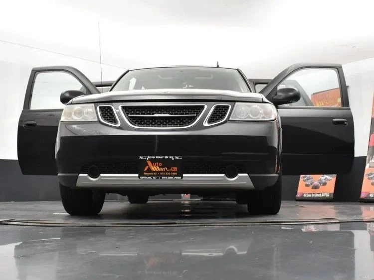 2009 Saab - Image 11 of 12