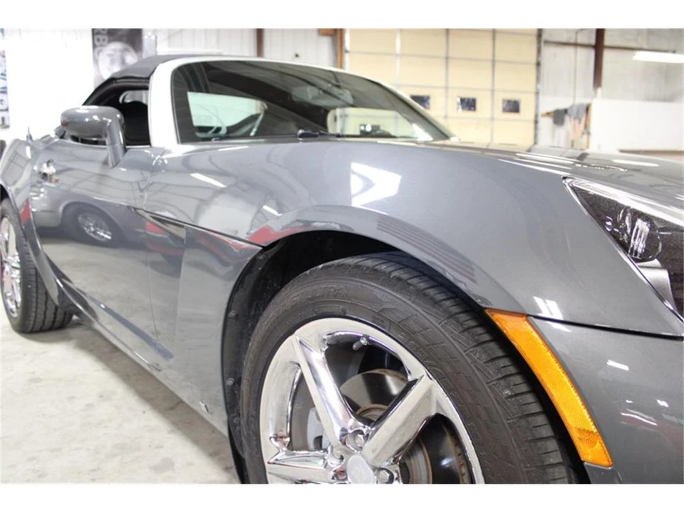 2009 Saturn Sky - Image 13 of 31