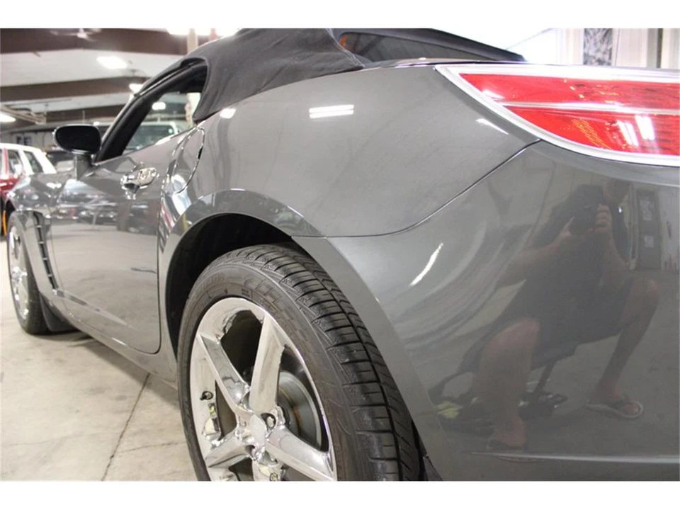 2009 Saturn Sky - Image 11 of 31