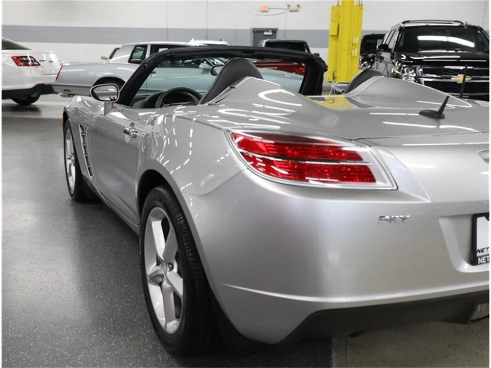 2009 Saturn Sky - Image 15 of 31