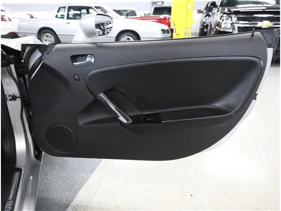 2009 Saturn Sky - Image 18 of 31
