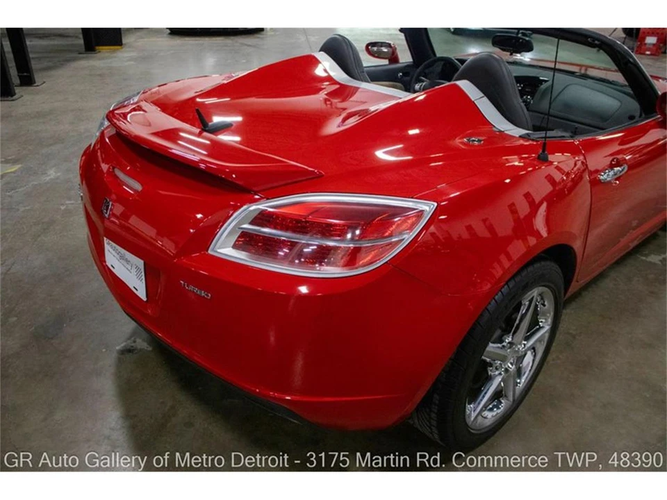 2009 Saturn Sky - Image 16 of 31