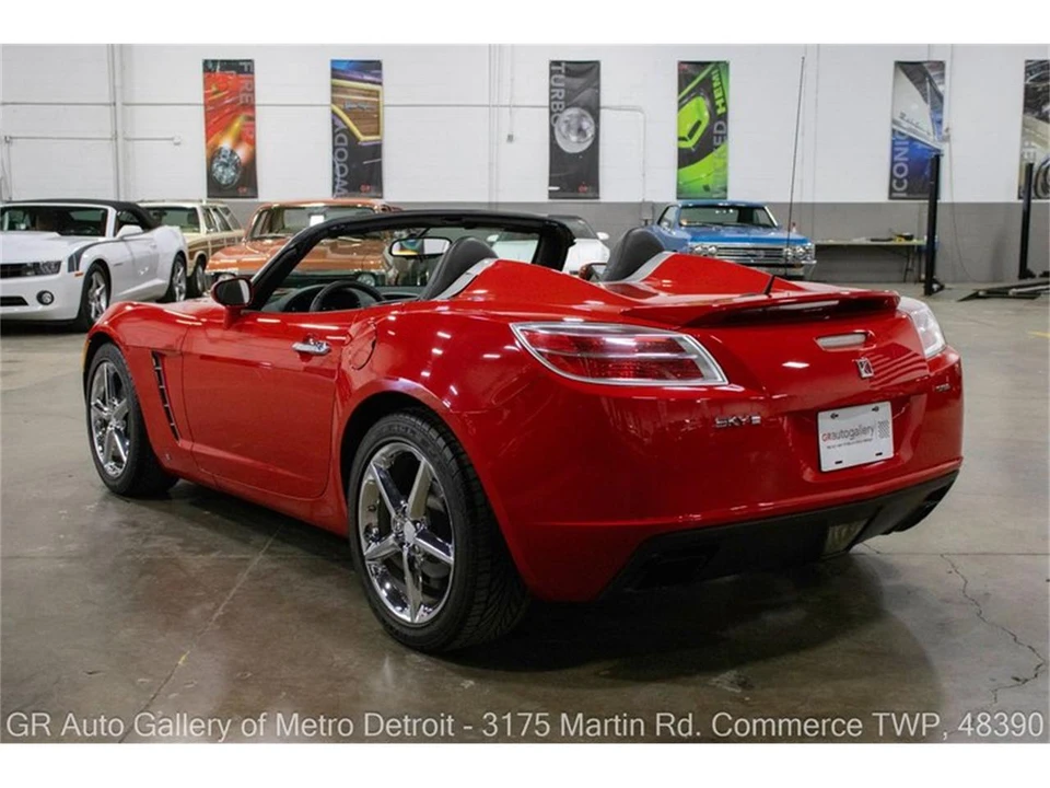 2009 Saturn Sky - Image 5 of 31