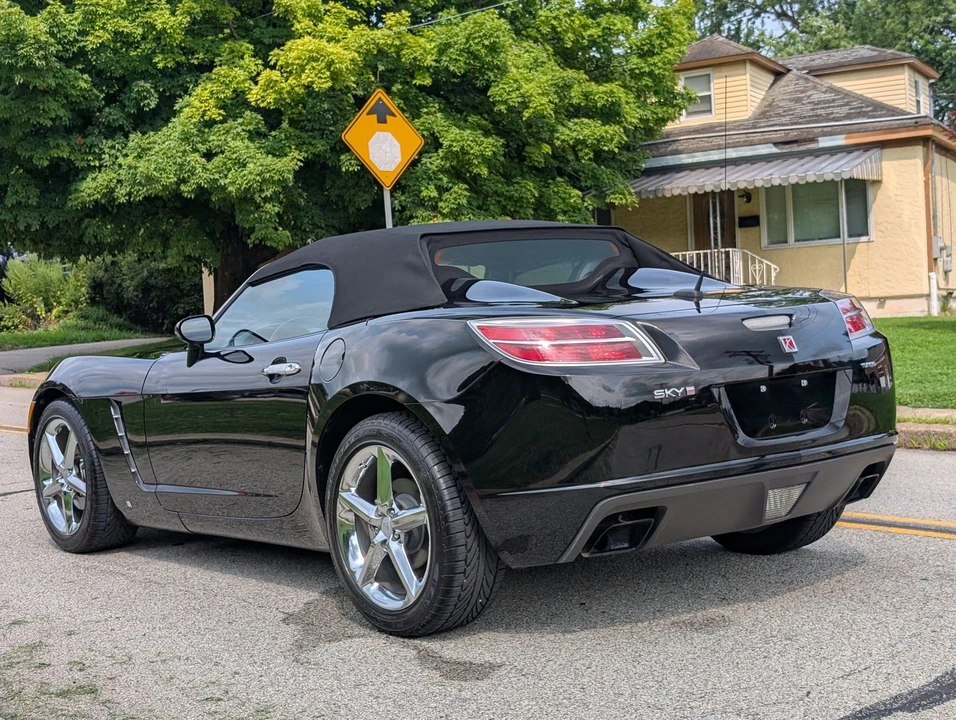 2009 Saturn Sky Red Line - Image 15 of 31