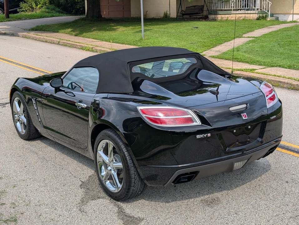 2009 Saturn Sky Red Line - Image 14 of 31