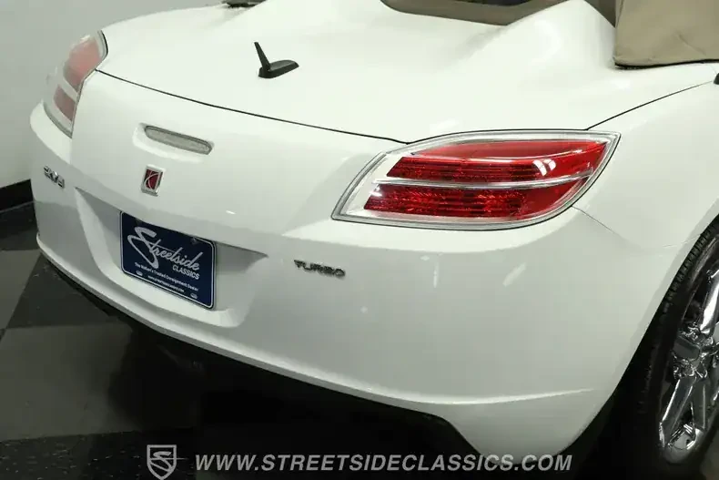2009 Saturn Sky Red Line - Image 27 of 31
