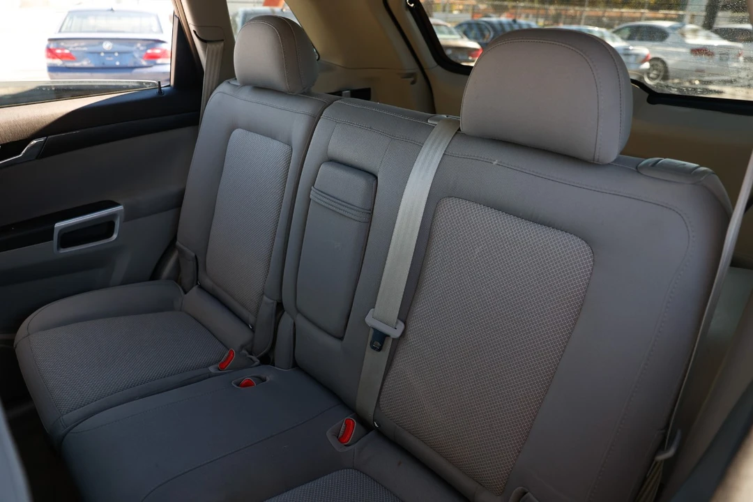 2009 Saturn Vue - Image 8 of 12