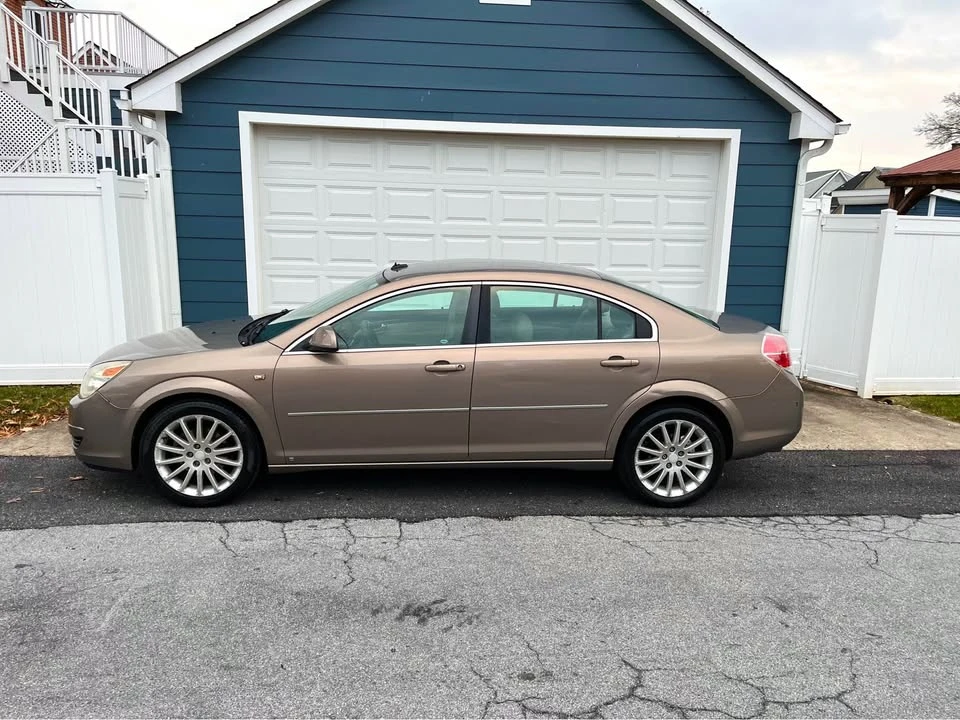 2009 Saturn - Image 4 of 5