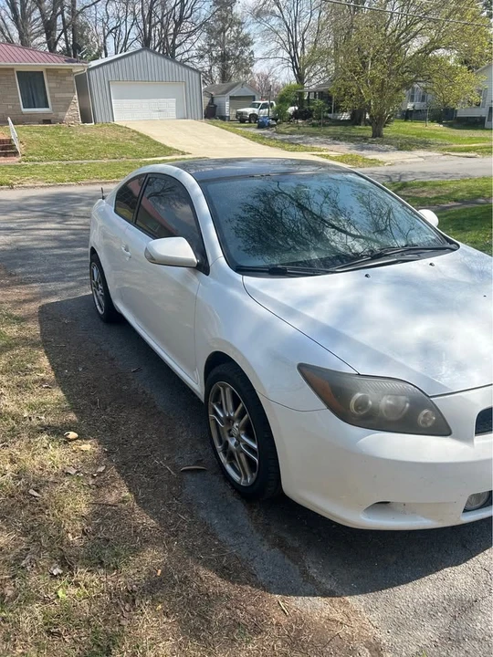 2009 Scion tC - Image 2 of 9