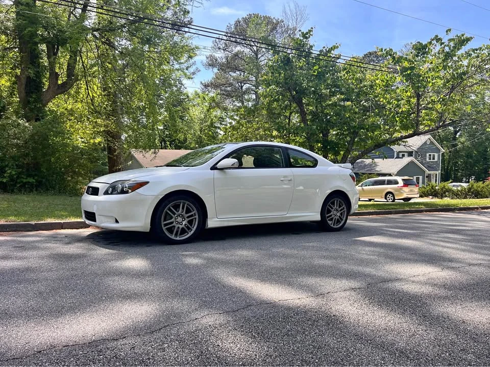 2009 Scion tC - Image 2 of 9