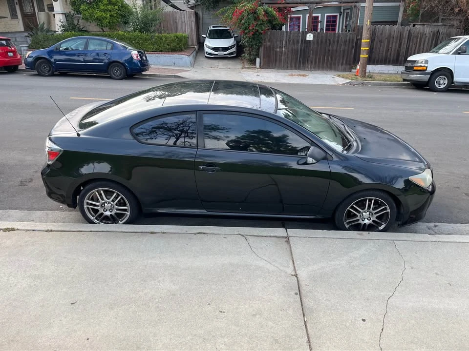 2009 Scion tC - Image 2 of 5
