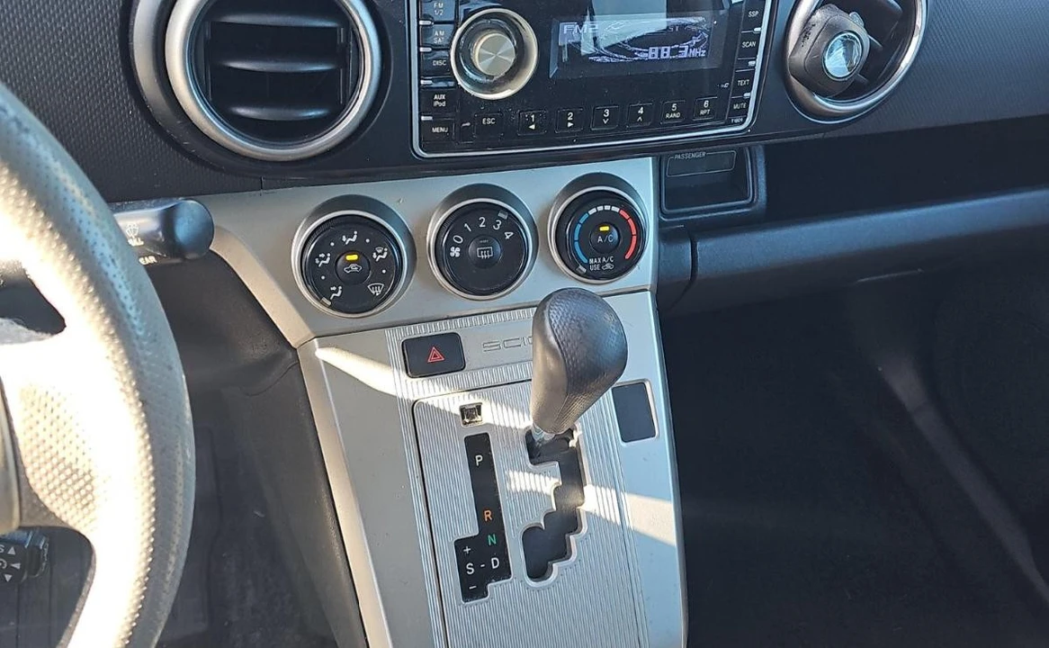 2009 Scion xB - Image 11 of 14