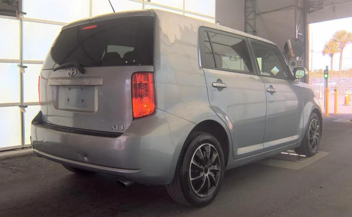 2009 Scion xB - Image 4 of 14