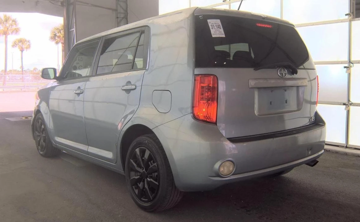 2009 Scion xB - Image 6 of 14