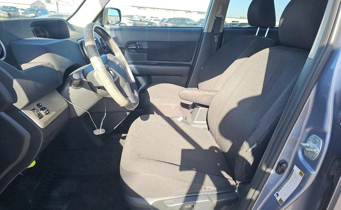 2009 Scion xB - Image 7 of 14
