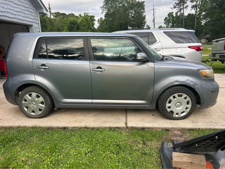 2009 Scion xB - Image 2 of 5
